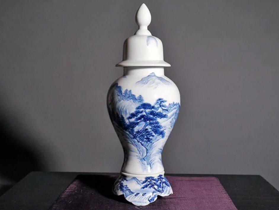 沈香壺 染付山水図